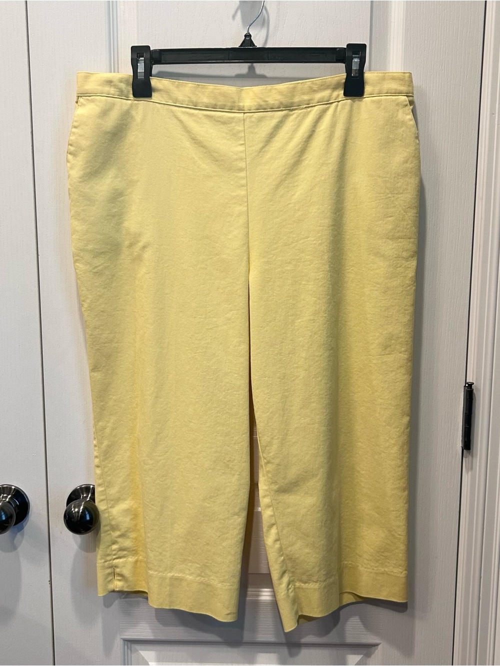 Alfred Dunner Women’s  Cropped Pants 18P Pastel Yellow Elastic Waist Capris